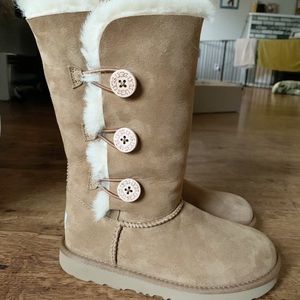 Triple Bailey Button Ugg Boots NWOT